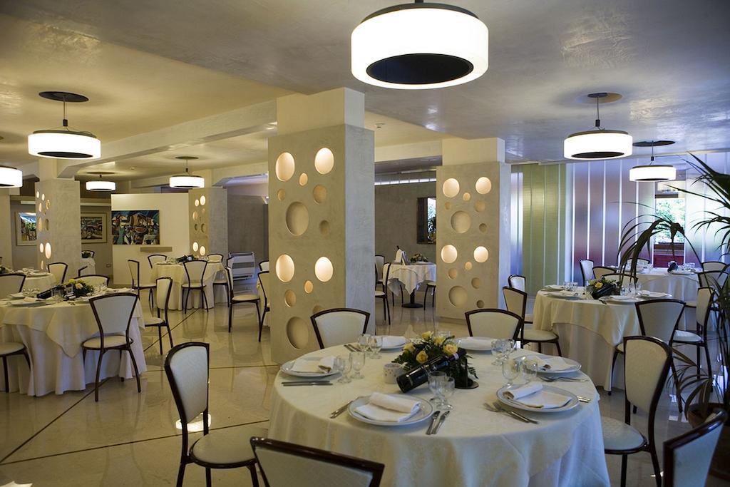 Hotel Ristorante Cavaliere Scario Zewnętrze zdjęcie