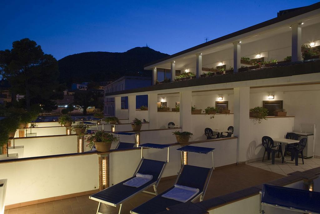 Hotel Ristorante Cavaliere Scario Zewnętrze zdjęcie