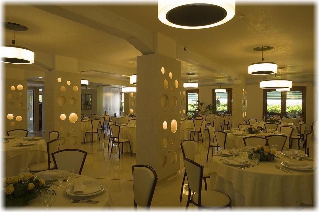 Hotel Ristorante Cavaliere Scario Zewnętrze zdjęcie