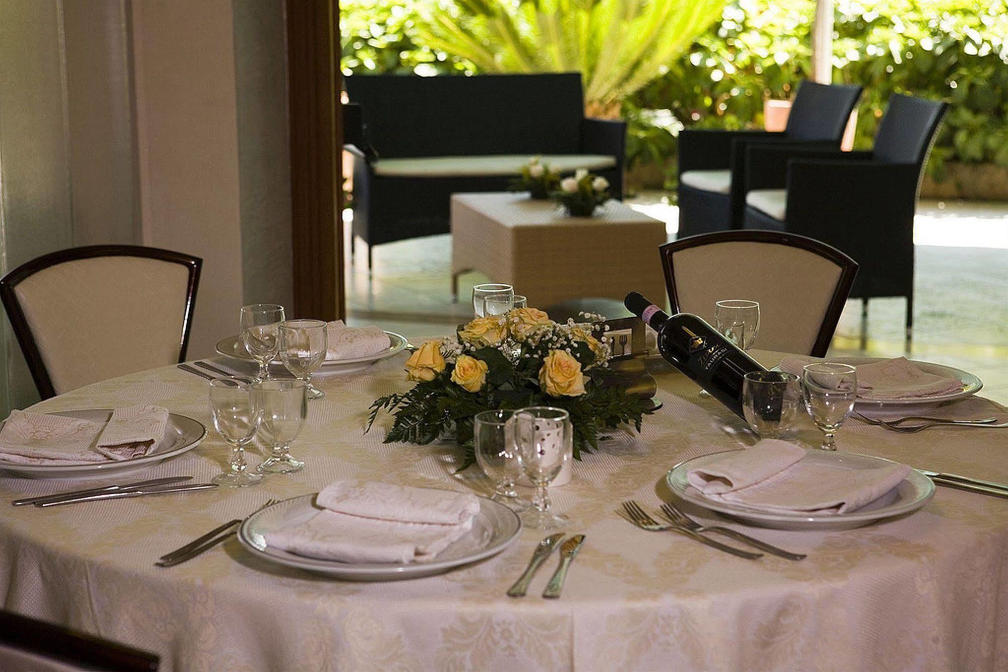 Hotel Ristorante Cavaliere Scario Zewnętrze zdjęcie